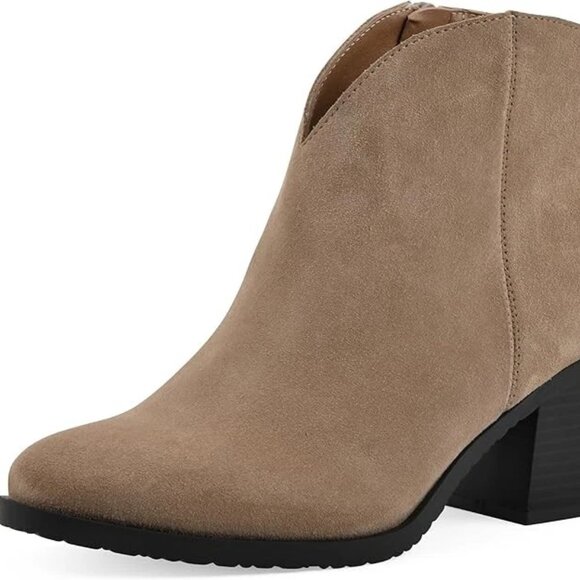 White Mountain Tattle Suede Ankle Boots Beige 9M Western Stacked Heel MSRP $79 - Picture 1 of 7
